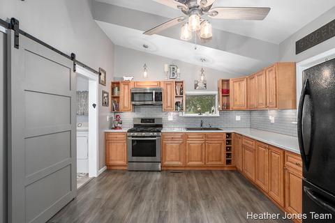 320 Lewis St, Belding, MI 48809 photo 11