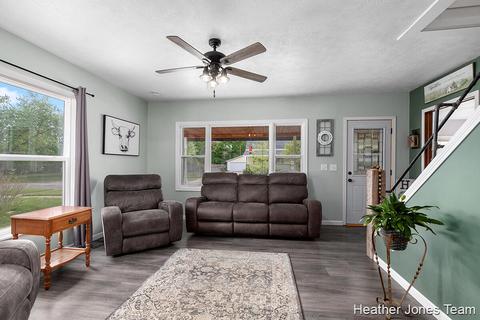 320 Lewis St, Belding, MI 48809 photo 5