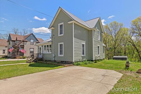 703 Morton Ave, Belding, MI 48809 photo 3