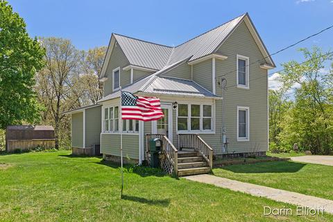 703 Morton Ave, Belding, MI 48809 photo 2