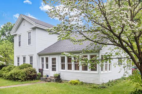 685 White Pigeon St, Constantine, MI 49042 photo 2
