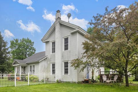 685 White Pigeon St, Constantine, MI 49042 photo 4