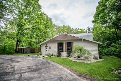 9980 Bend Dr, Jenison, MI 49428 photo 1