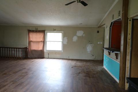 8365 Oakpoint Dr, Jackson, MI 49201 photo 5