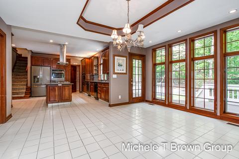 5513 Forest Bend Dr SE, Ada, MI 49301 photo 16