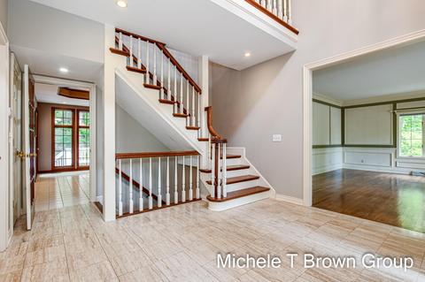 5513 Forest Bend Dr SE, Ada, MI 49301 photo 4