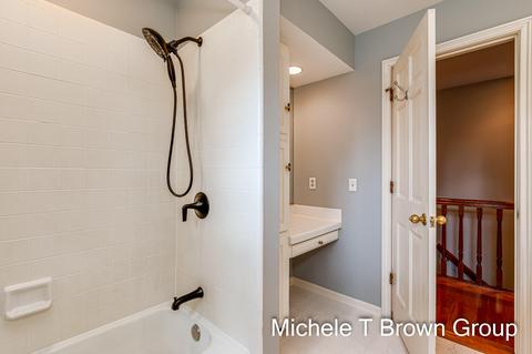 5513 Forest Bend Dr SE, Ada, MI 49301 photo 38