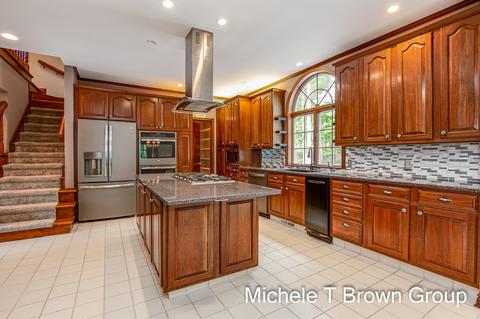 5513 Forest Bend Dr SE, Ada, MI 49301 photo 17