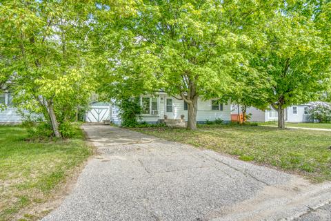 816 Loudon St, Big Rapids, MI 49307 photo 3