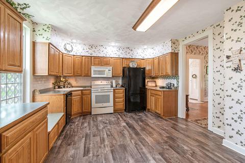 206 S Main St, Tekonsha, MI 49092 photo 9