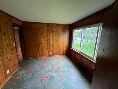 607 W Ellis St, Belding, MI 48809 photo 5