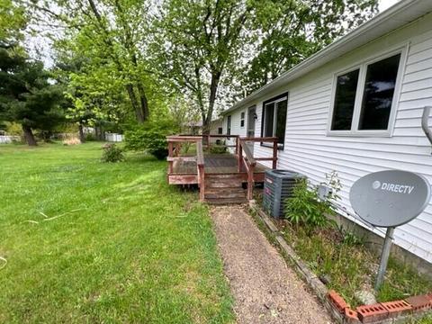 607 W Ellis St, Belding, MI 48809 photo 2