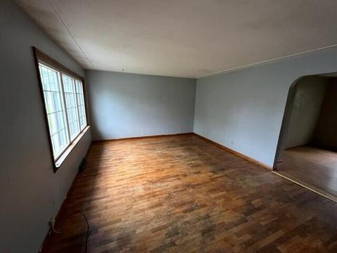 607 W Ellis St, Belding, MI 48809 photo 4