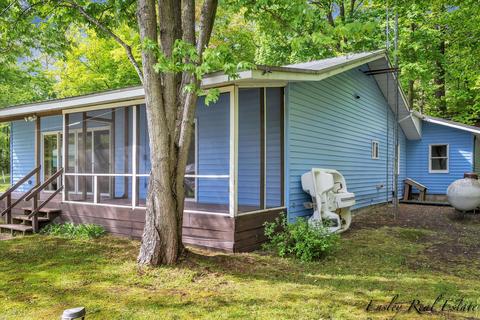383 Cherokee Trl, Stanton, MI 48888 photo 32