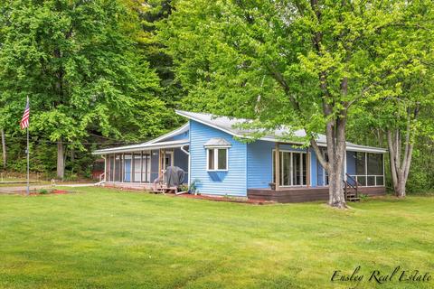 383 Cherokee Trl, Stanton, MI 48888 photo 4