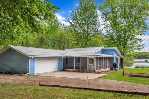 383 Cherokee Trl, Stanton, MI 48888 photo 3