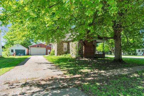 4270 Divison St, Mcbride, MI 48852 photo 2