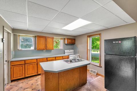 4270 Divison St, Mcbride, MI 48852 photo 13