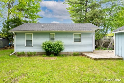 12855 Englewright Dr, Sand Lake, MI 49343 photo 2
