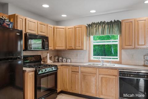 12855 Englewright Dr, Sand Lake, MI 49343 photo 11