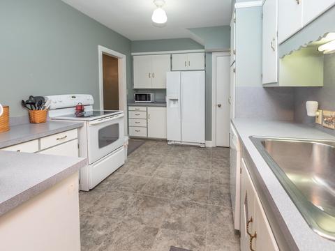 214 Park St, Plainwell, MI 49080 photo 13