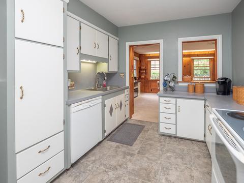 214 Park St, Plainwell, MI 49080 photo 10