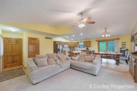 6931 Jackson Rd, Saranac, MI 48881 photo 4