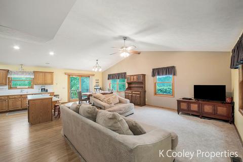 6931 Jackson Rd, Saranac, MI 48881 photo 5