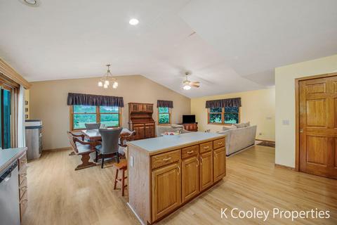 6931 Jackson Rd, Saranac, MI 48881 photo 10
