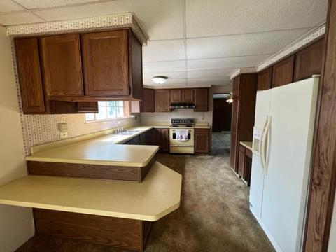 585 Andrew Ave, Jackson, MI 49202 photo 2