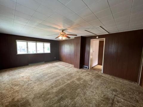 585 Andrew Ave, Jackson, MI 49202 photo 4