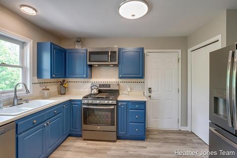 5682 Bartonville Rd, Belding, MI 48809 photo 8