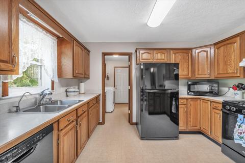 8369 Oakpoint Dr, Jackson, MI 49201 photo 10