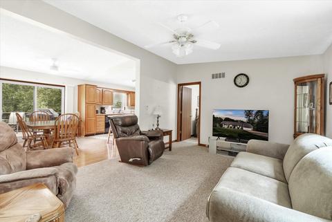 8369 Oakpoint Dr, Jackson, MI 49201 photo 5