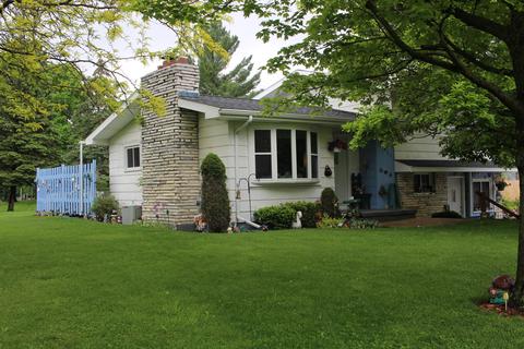 411 S Main St, Ithaca, MI 48847 photo 1