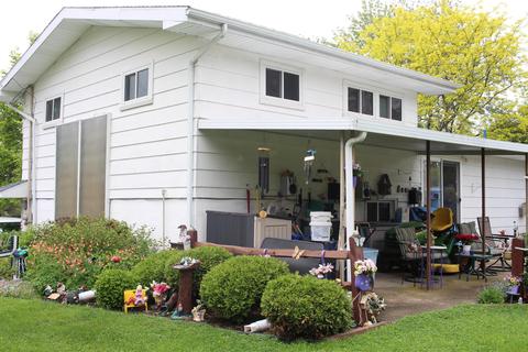411 S Main St, Ithaca, MI 48847 photo 3
