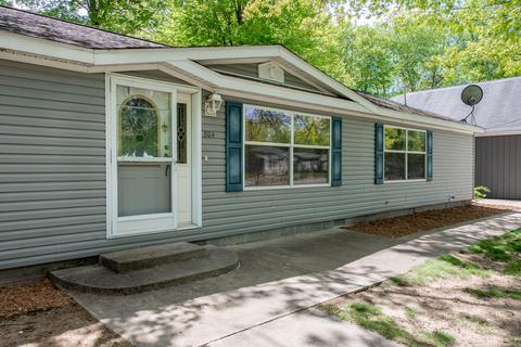 804 Deer Ln, Gladwin, MI 48624 photo 3