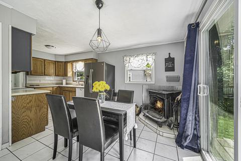 3542 Roosevelt Rd, Jackson, MI 49203 photo 6