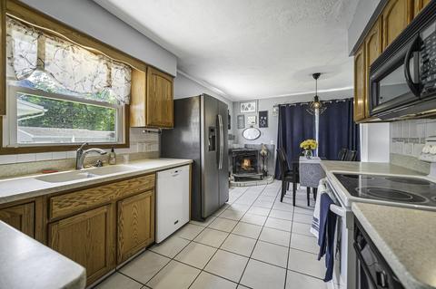 3542 Roosevelt Rd, Jackson, MI 49203 photo 9