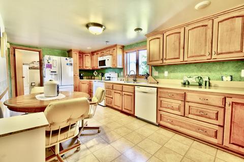 8754 E Monroe Rd, Wheeler, MI 48662 photo 6