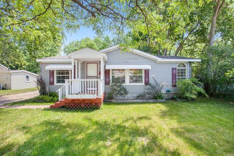 229 Maple St, Lowell, MI 49331 photo 2