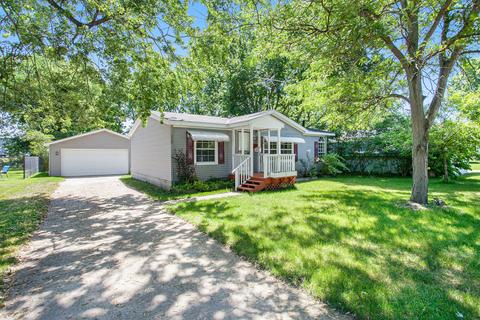 229 Maple St, Lowell, MI 49331 photo 1