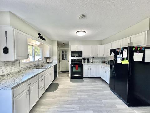 345 E Grant St, Bronson, MI 49028 photo 3