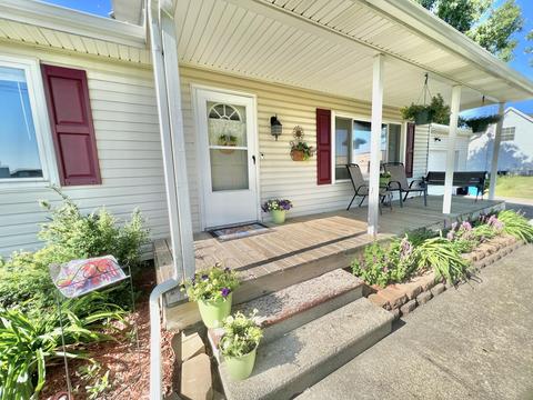 345 E Grant St, Bronson, MI 49028 photo 2