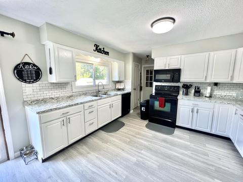 345 E Grant St, Bronson, MI 49028 photo 4