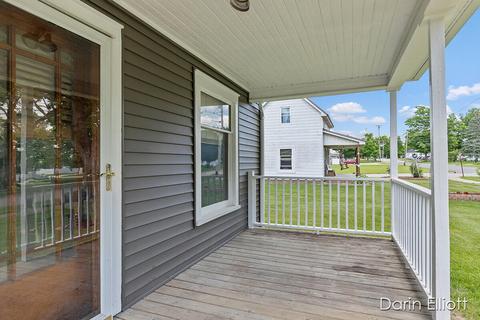 115 E Maple St, Carson City, MI 48811 photo 5