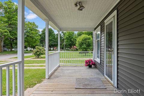115 E Maple St, Carson City, MI 48811 photo 4