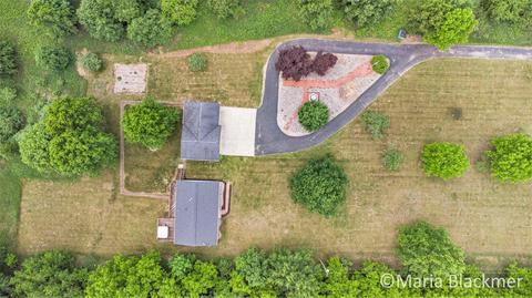 228 E Parmeter Rd, Ionia, MI 48846 photo 4