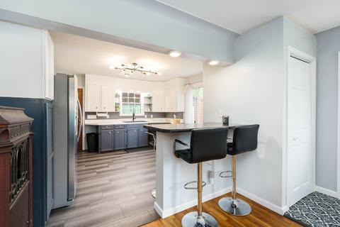 10063 N Riverview Dr, Plainwell, MI 49080 photo 7