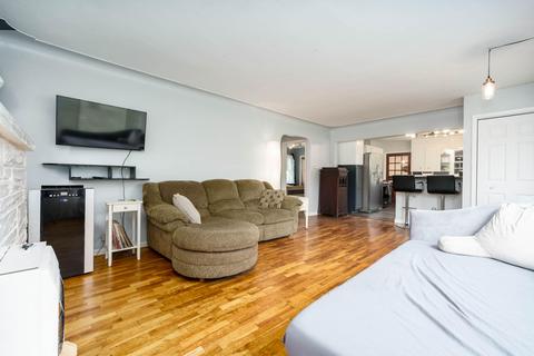 10063 N Riverview Dr, Plainwell, MI 49080 photo 5